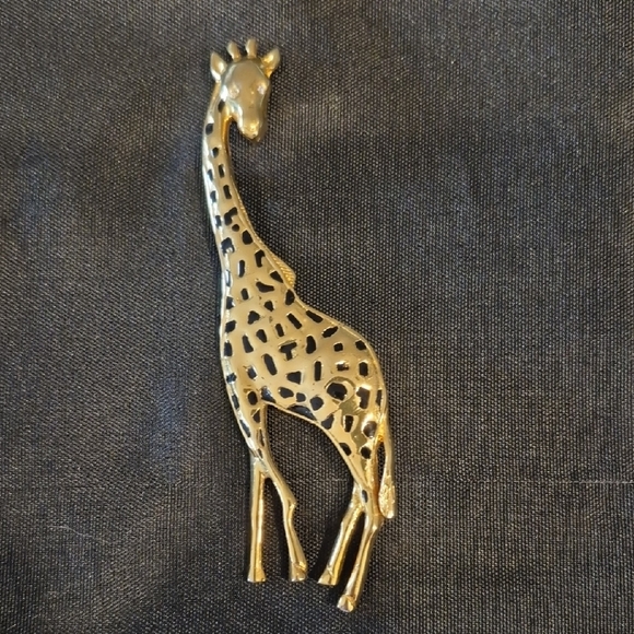 Vintage Jewelry - Large Gold Giraffe Statement Brooch With Black Enamel Details